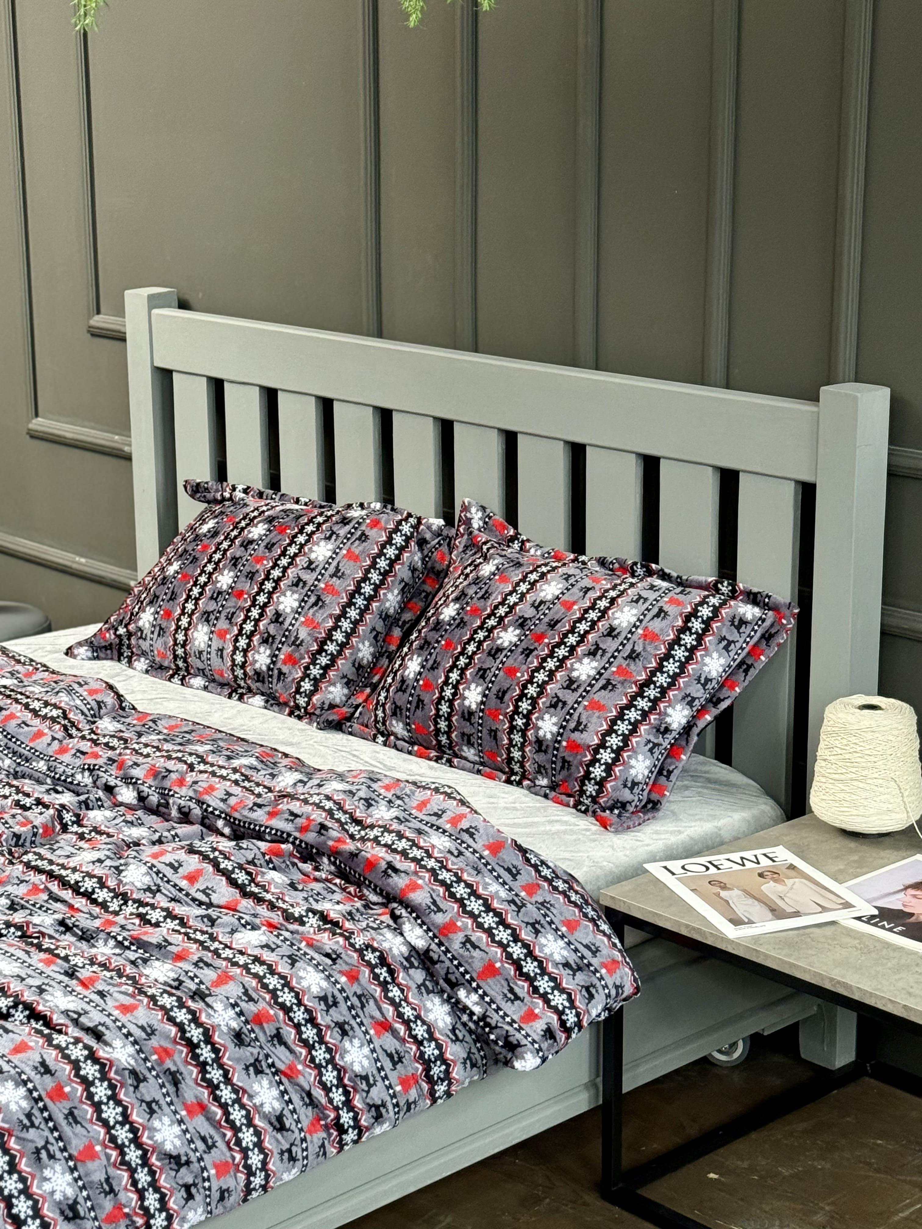 Комплект постельного белья на резинке Северная сказка плюш семейный/наволочки 50х70/70x70 см (9062)