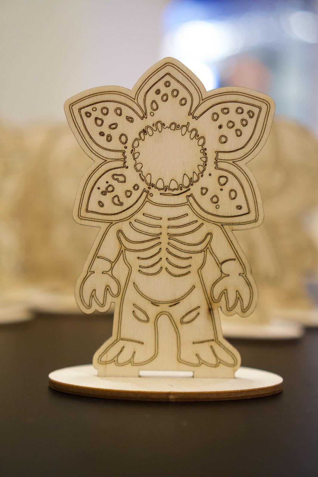 Фігурка дерев'яна Квітковий персонаж