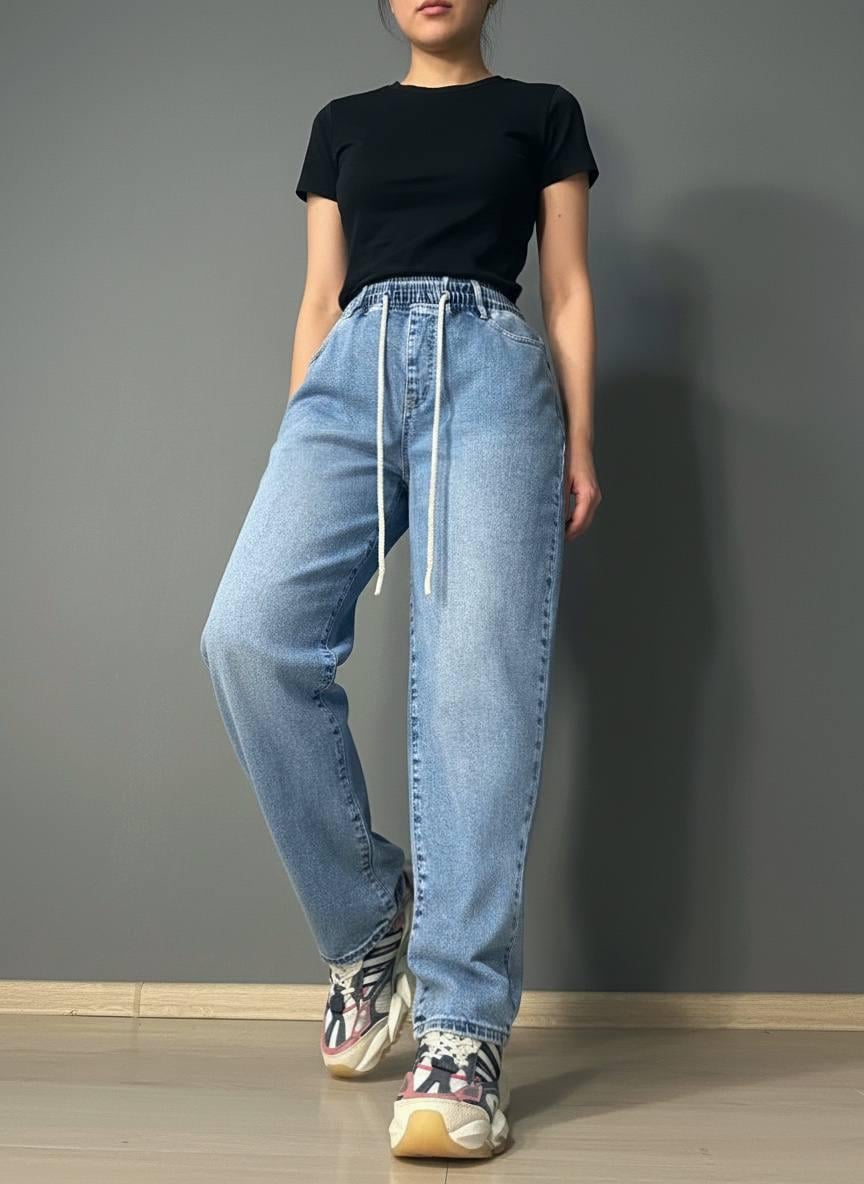 Джинсы женские Liana 1-056 MOM jeans на резинке со шнурком стрейчевые большие размеры р. 40 Голубой (6733) Джинсы женские Liana 1-056 MOM jeans на резинке со шнурком стрейчевые большие размеры р. 40 Голубой (6733)