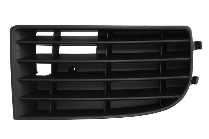 Решетка бампера AVTM Volkswagen Golf 5 03-08 правая без отверстий противотуманок (7402 992)