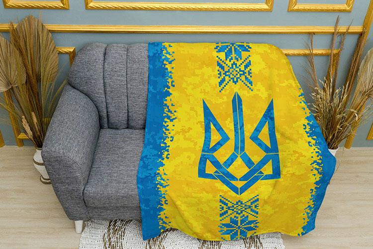 Плед PromoZP Герб Украины с вышиванкой плюш однослойный 150х210 см Желто-синий (102421-1)