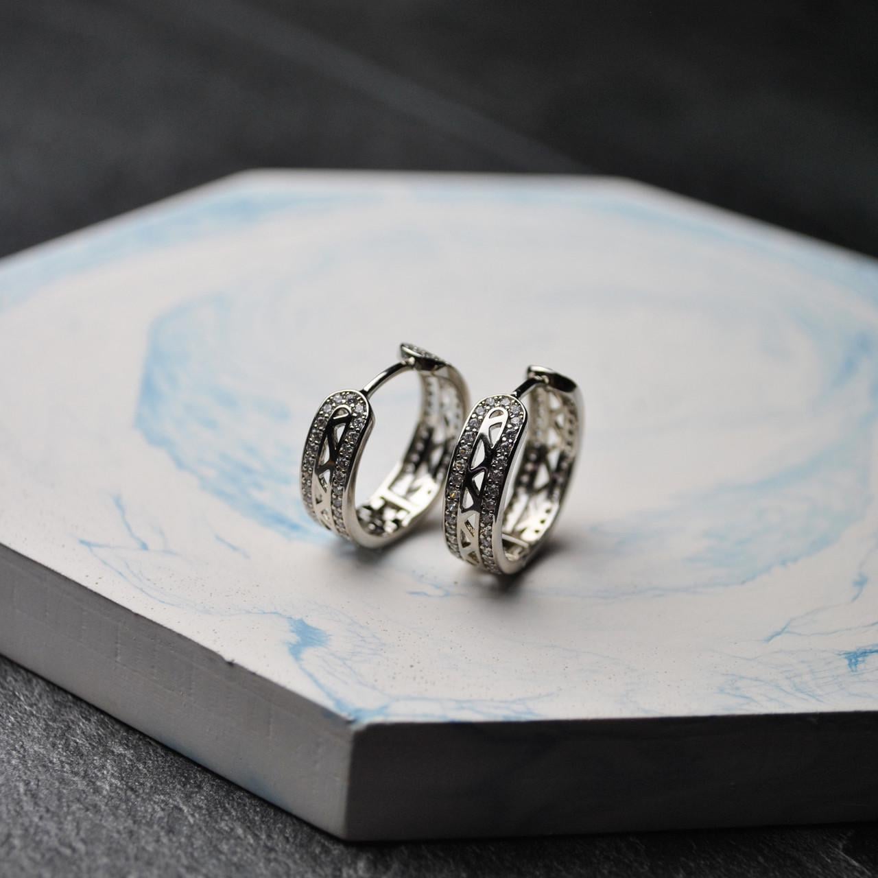 Сережки кольца с узором медицинская сталь родий (x184-1)