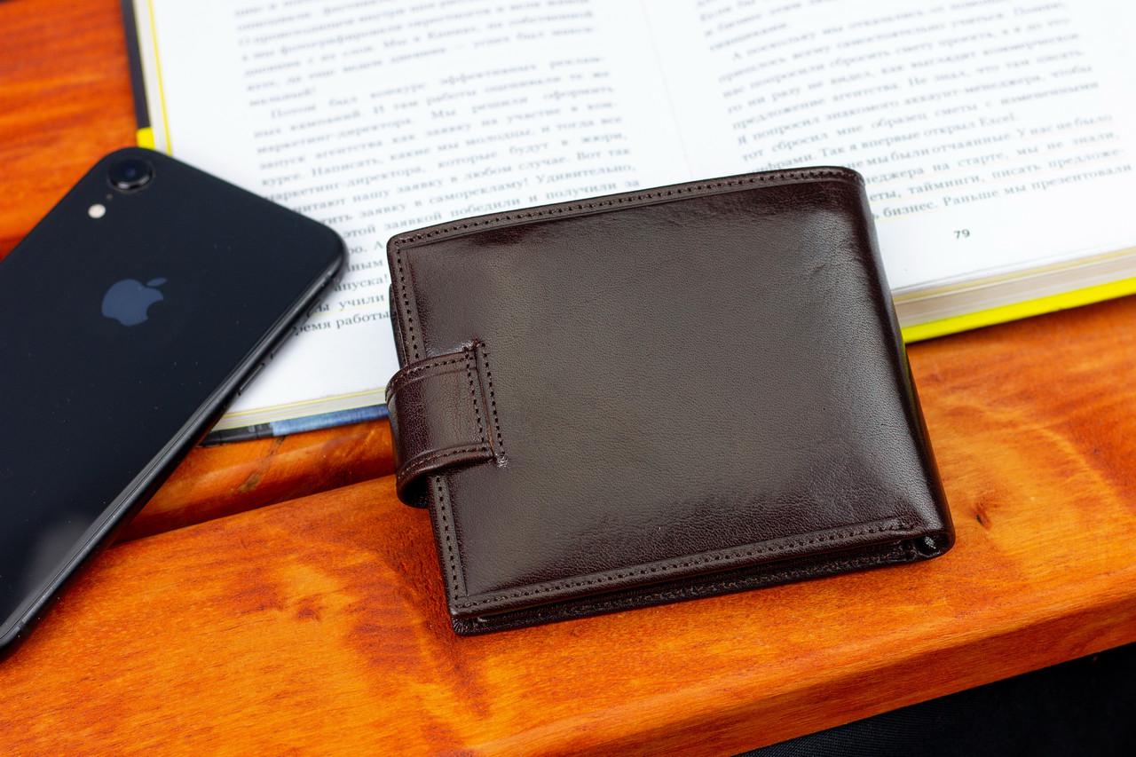 Мужское портмоне Marco Coverna на кнопке из натуральной кожи Коричневый (B047-801) - фото 10 Мужское портмоне Marco Coverna на кнопке из натуральной кожи Коричневый (B047-801) - фото 10