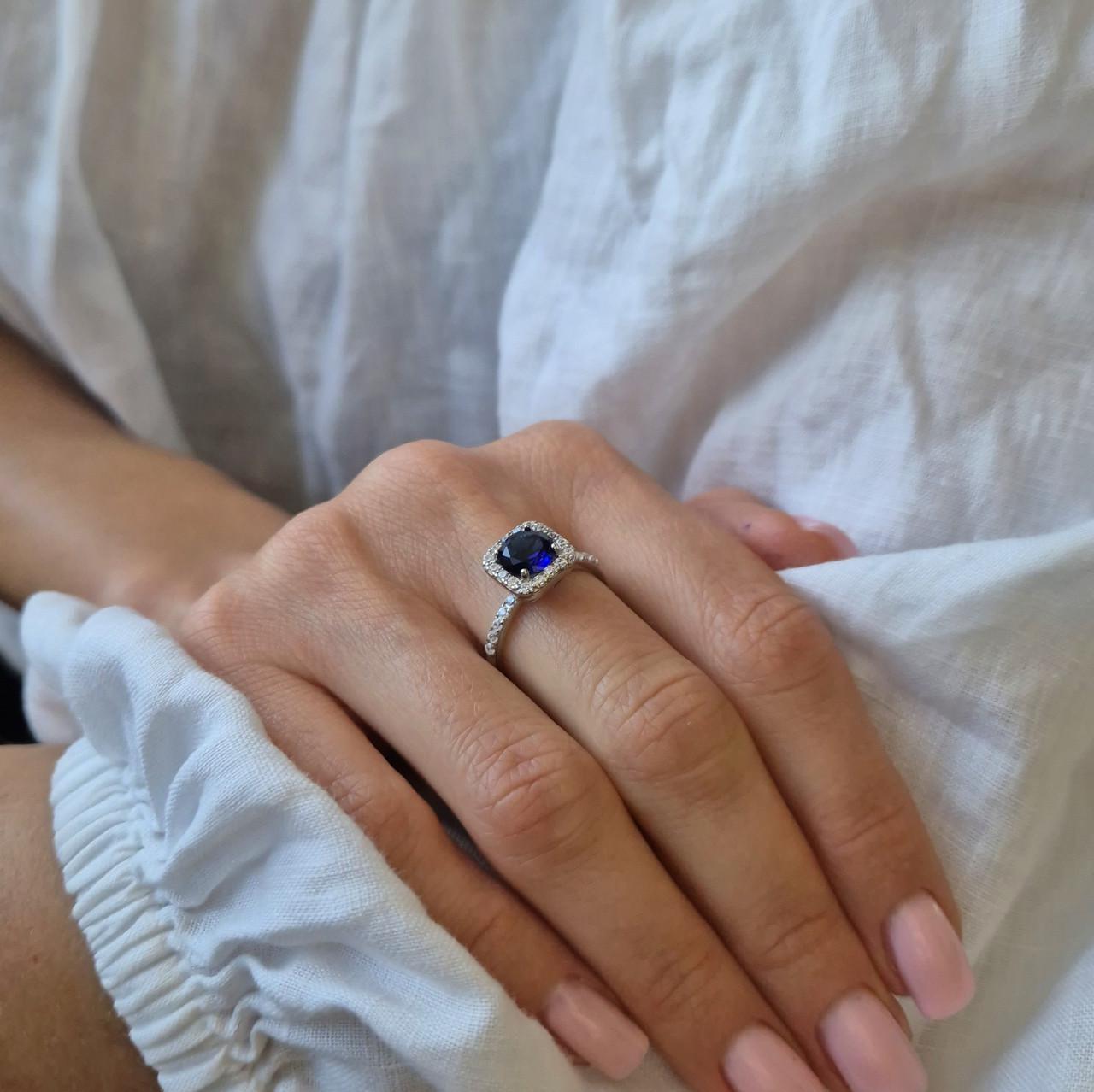 Кільце з синім каменем срібло 925 проби 2,40 г р. 19 (81088с) - фото 2 Кільце з синім каменем срібло 925 проби 2,40 г р. 19 (81088с) - фото 2