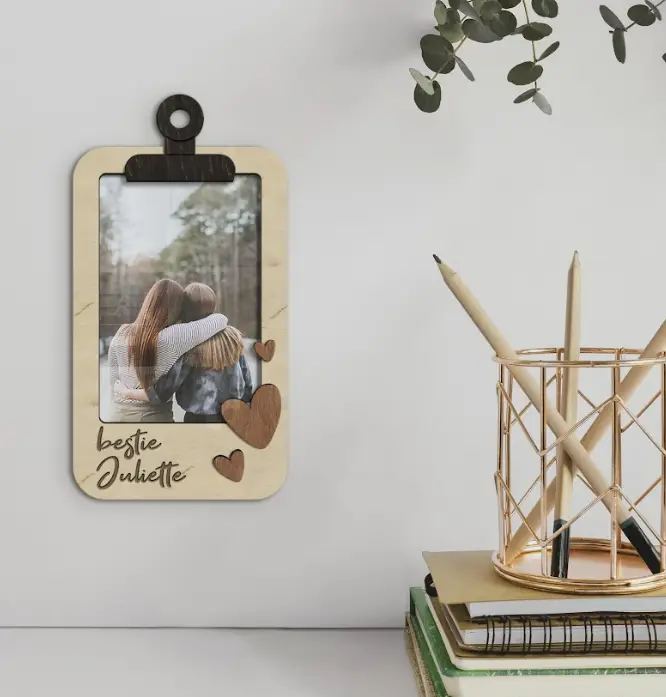 Фоторамка-планшет персоналізована на 1 фотографію Натуральний (clothespins_hearts_4x6) - фото 4 Фоторамка-планшет персоналізована на 1 фотографію Натуральний (clothespins_hearts_4x6) - фото 4