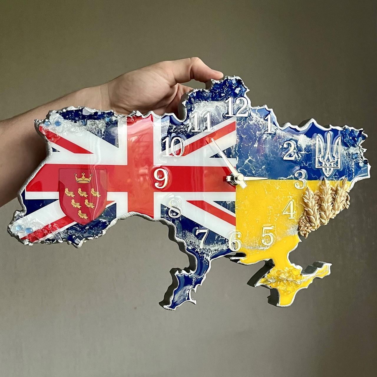 Часы настенные из эпоксидной смолы Карта Украины с Великобританией 50x32 см