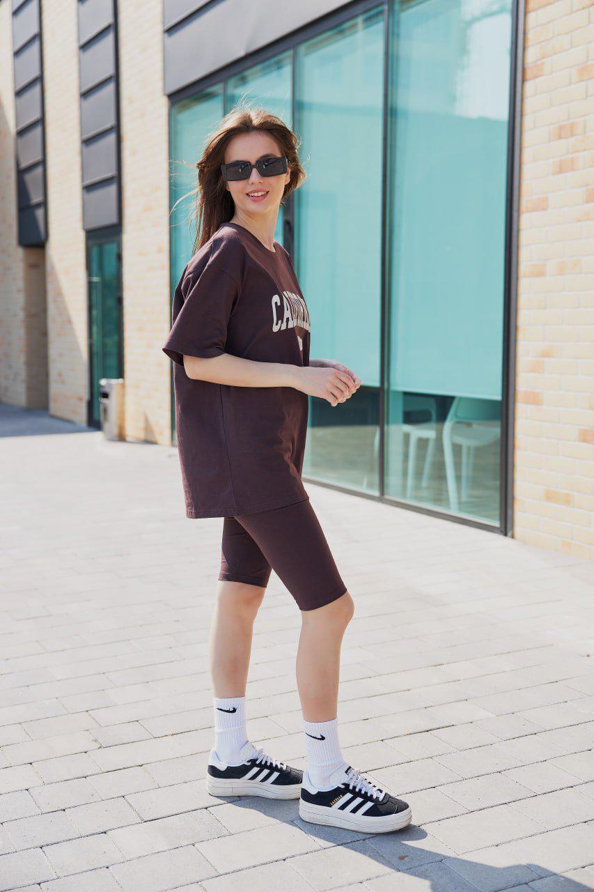 Прогулочный женский костюм летний с велосипедками М103.1 S Темно-коричневый (338-1-60) - фото 3 Прогулочный женский костюм летний с велосипедками М103.1 S Темно-коричневый (338-1-60) - фото 3