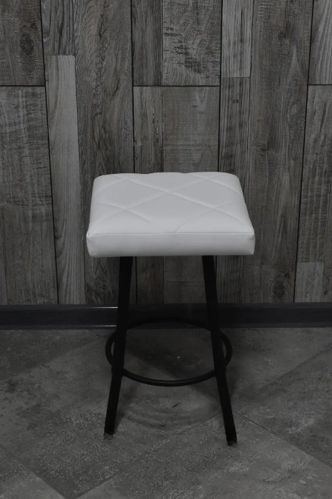 Табурет кухонний Tutty+ Ромб 30х30х45 см Білий/Чорний (28374377)