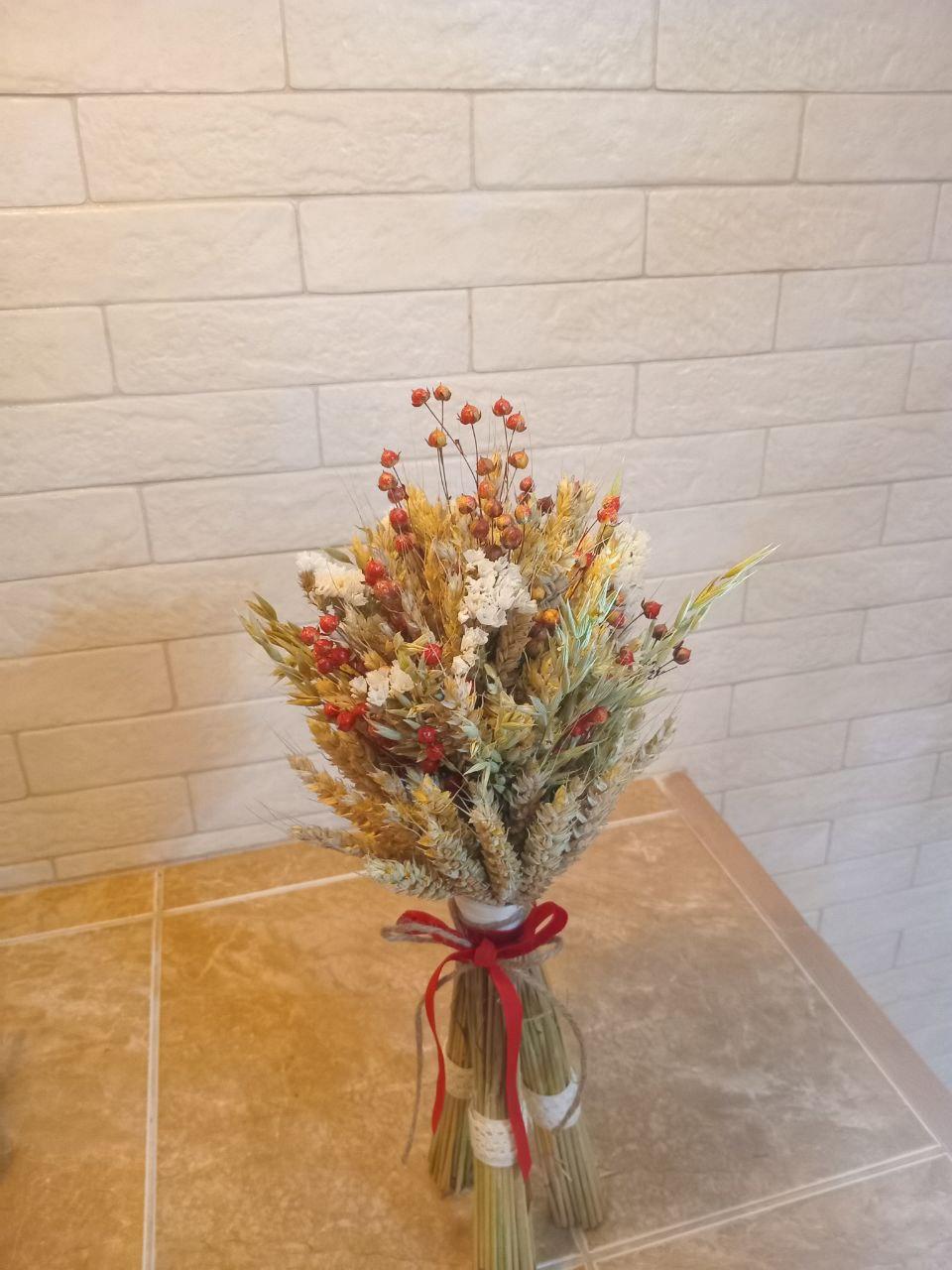 Дидух рождественский из колосья пшеницы/льна и овса на трех ножках 40-45 см с красной лентой (2814660835) - фото 6 Дидух рождественский из колосья пшеницы/льна и овса на трех ножках 40-45 см с красной лентой (2814660835) - фото 6