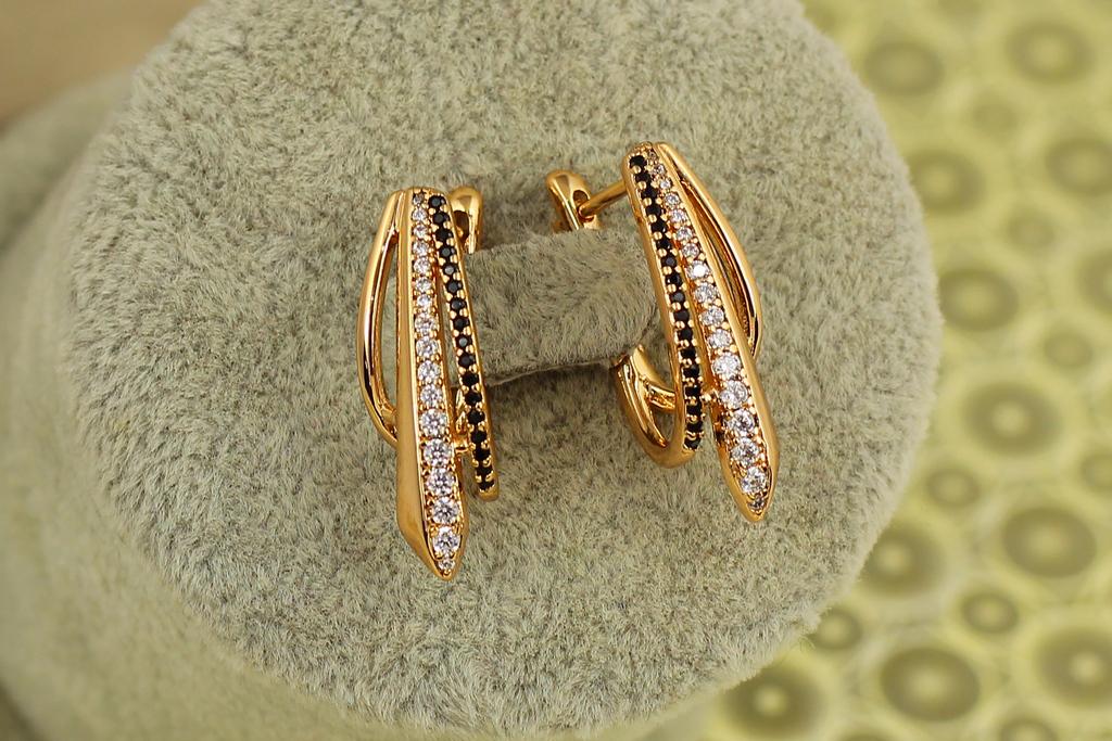 Серьги Xuping Jewelry Путешествия с черными и белыми камнями 2,3 см Золотистый (29471795)