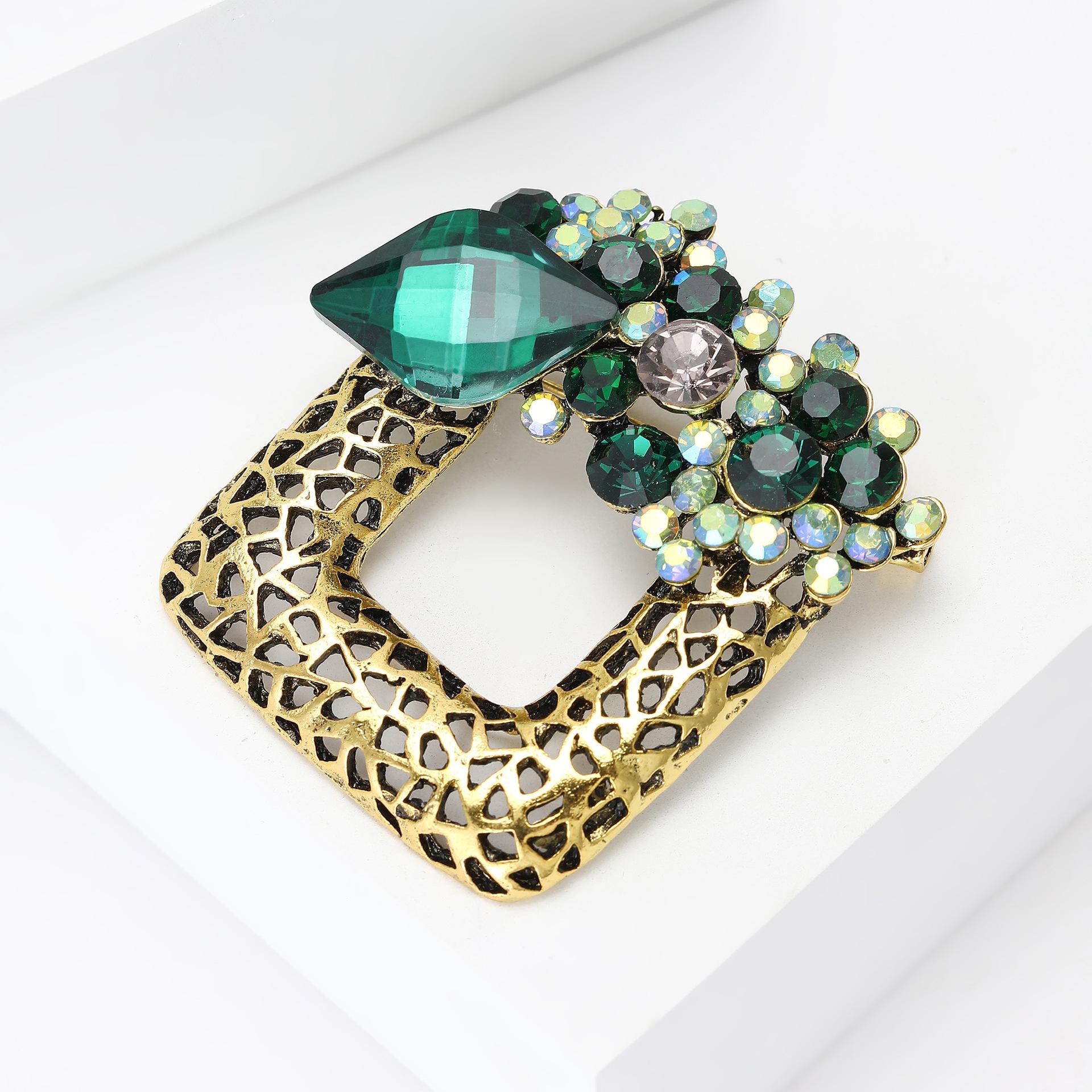 Брошка Квадрат з квітами 52x46 мм 23,7 г (158511313)