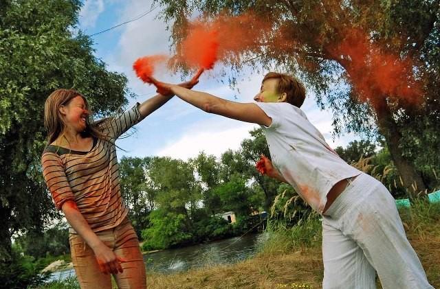 Фарба Holi Fest 96 пакетів по 50 г 12 кольорів - фото 3