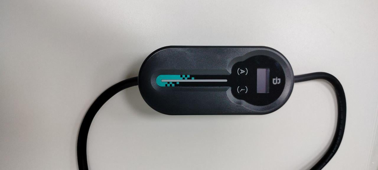 Зарядное устройство для электромобиля 3,7 кВт 16А OLED экран Type1 (J1772) - фото 5 Зарядное устройство для электромобиля 3,7 кВт 16А OLED экран Type1 (J1772) - фото 5