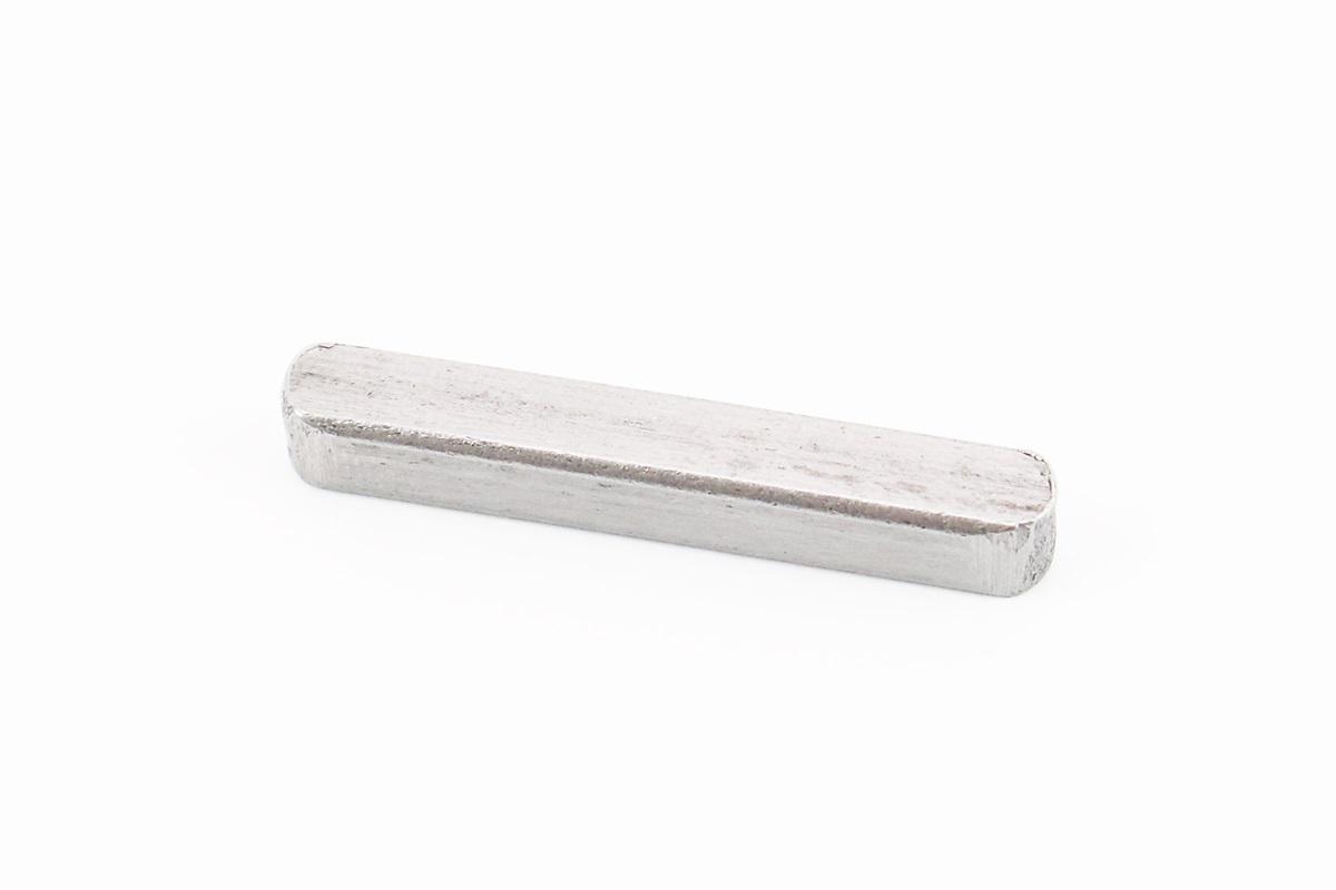 Шпонка коленвала 5х5х30-35 мм к двигателям 168F/170F (207572) Шпонка коленвала 5х5х30-35 мм к двигателям 168F/170F (207572)