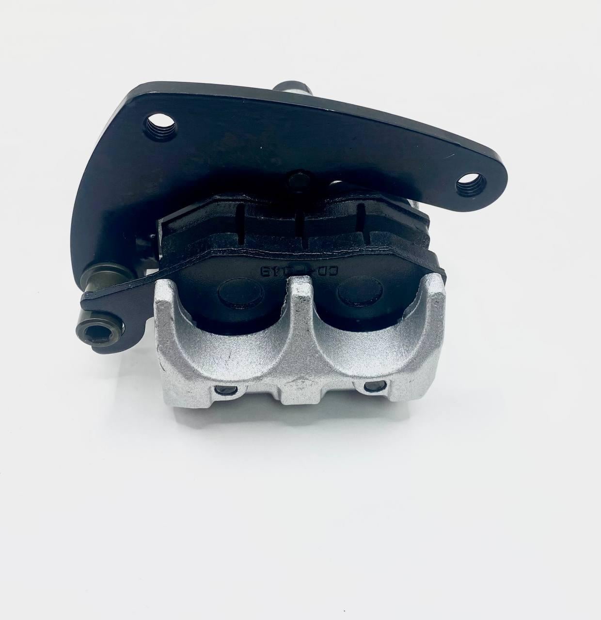 Тормозной суппорт передний правый для квадроциклов CFMoto 7030-081400 (LO67) Тормозной суппорт передний правый для квадроциклов CFMoto 7030-081400 (LO67)