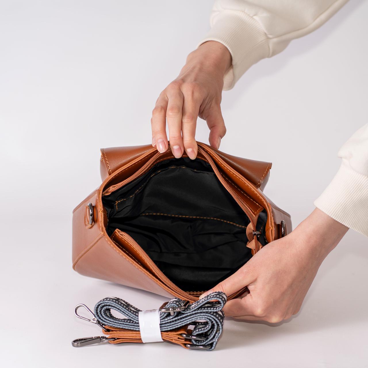 Сумка женская кросс-боди XENIA № 41-24 из эко-кожи Светло-коричневый - фото 4 Сумка женская кросс-боди XENIA № 41-24 из эко-кожи Светло-коричневый - фото 4