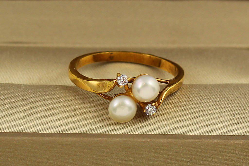 Кольцо две речные жемчужины с цирконами р. 16 Золотистый (29196921)