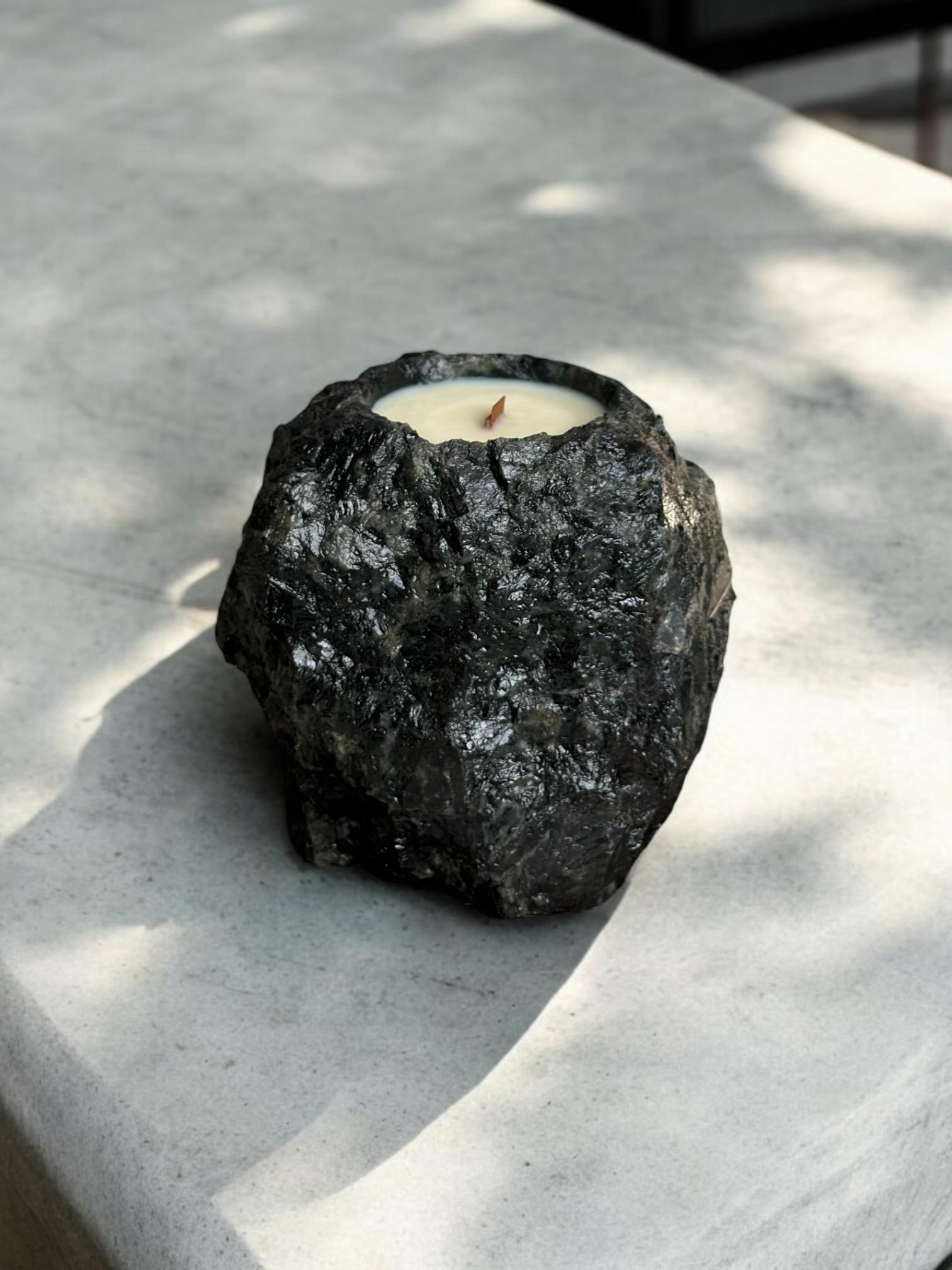 Аромасвеча из натурального камня лабрадорит время горения 120 часов L