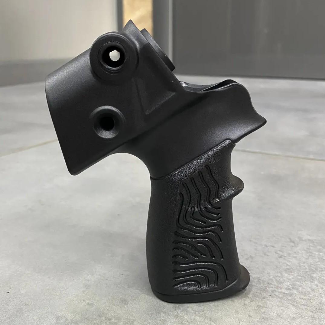 Рукоятка пистолетная DLG Tactical DLG-118 для Mossberg 500/590 с отсеком и гнездами под антабку Черный (244082) - фото 2 Рукоятка пистолетная DLG Tactical DLG-118 для Mossberg 500/590 с отсеком и гнездами под антабку Черный (244082) - фото 2