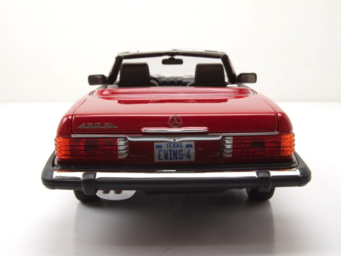 Модель автомобиля Norev 1:18 Mercedes-Benz 450 SL R107 1979 Red (183729) - фото 8 Модель автомобиля Norev 1:18 Mercedes-Benz 450 SL R107 1979 Red (183729) - фото 8