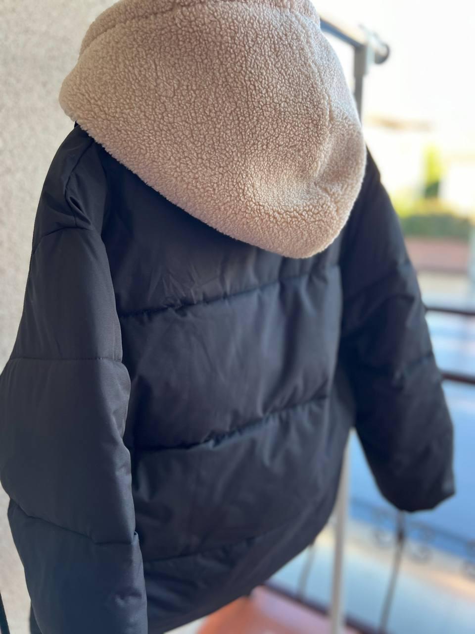 Куртка жіноча Lady Yep 8096 оверсайз з капюшоном і хутром тедді р. 44 Чорний (3000) - фото 3