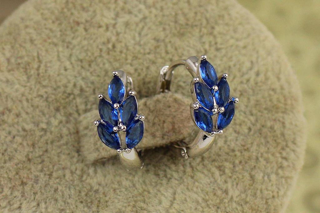 Серьги Xuping Jewelry Листочки с синими камнями 1,5 см Серебристый (33698828)
