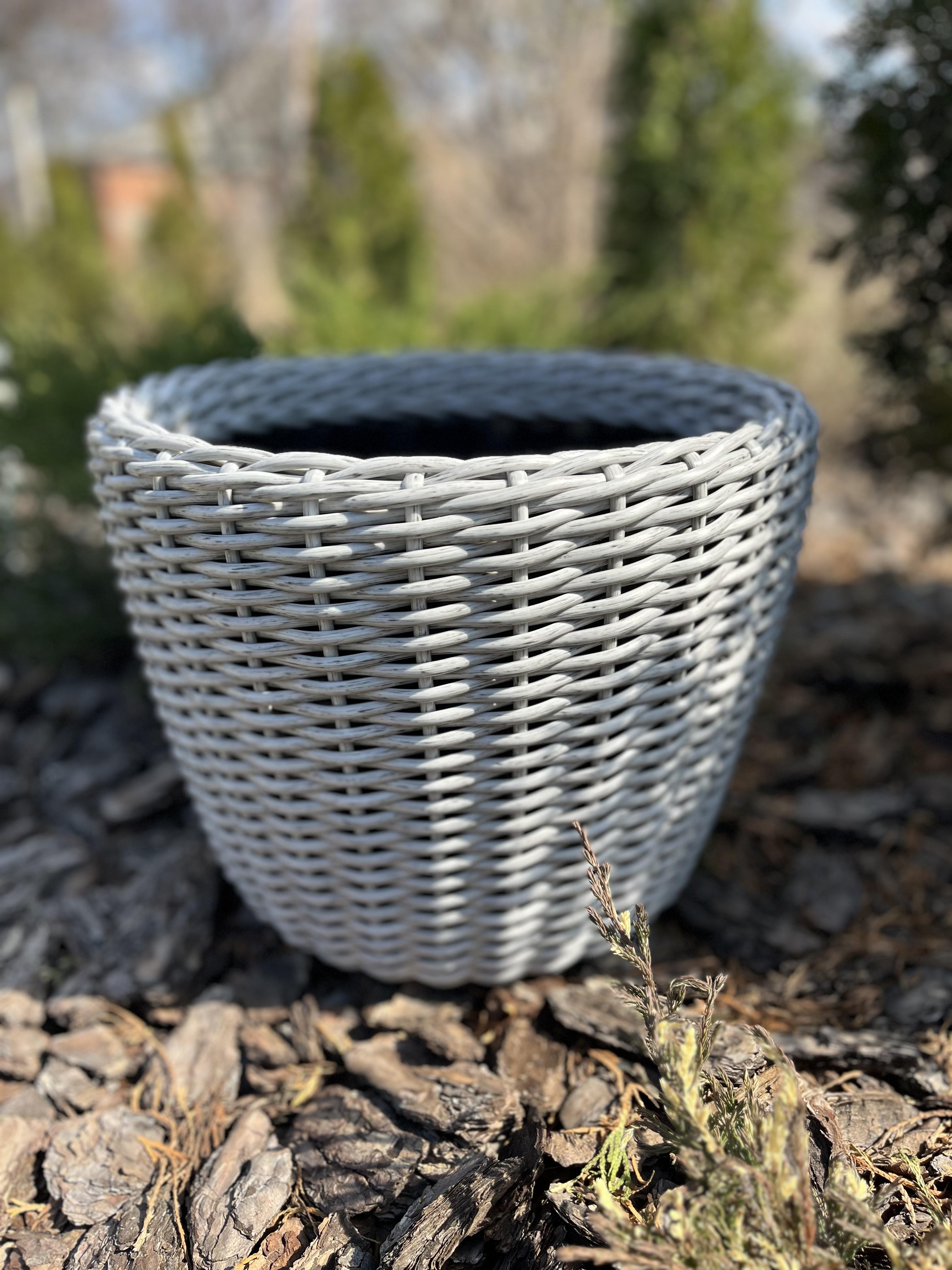 Кашпо для квітів зі штучного ротанга 20 л Сіра береза (27927849) - фото 1 Кашпо для квітів зі штучного ротанга 20 л Сіра береза (27927849) - фото 1