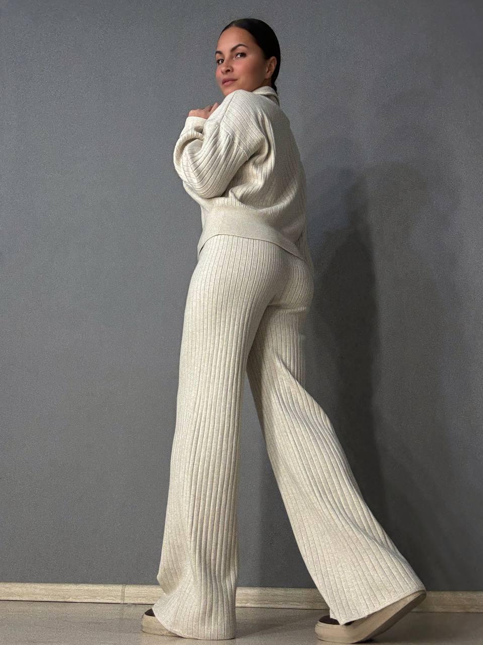 Костюм женский Joy One 376 вязаный в рубчик с кофтой на молнии и брюками палаццо OS Бежевый (5599) - фото 7 Костюм женский Joy One 376 вязаный в рубчик с кофтой на молнии и брюками палаццо OS Бежевый (5599) - фото 7