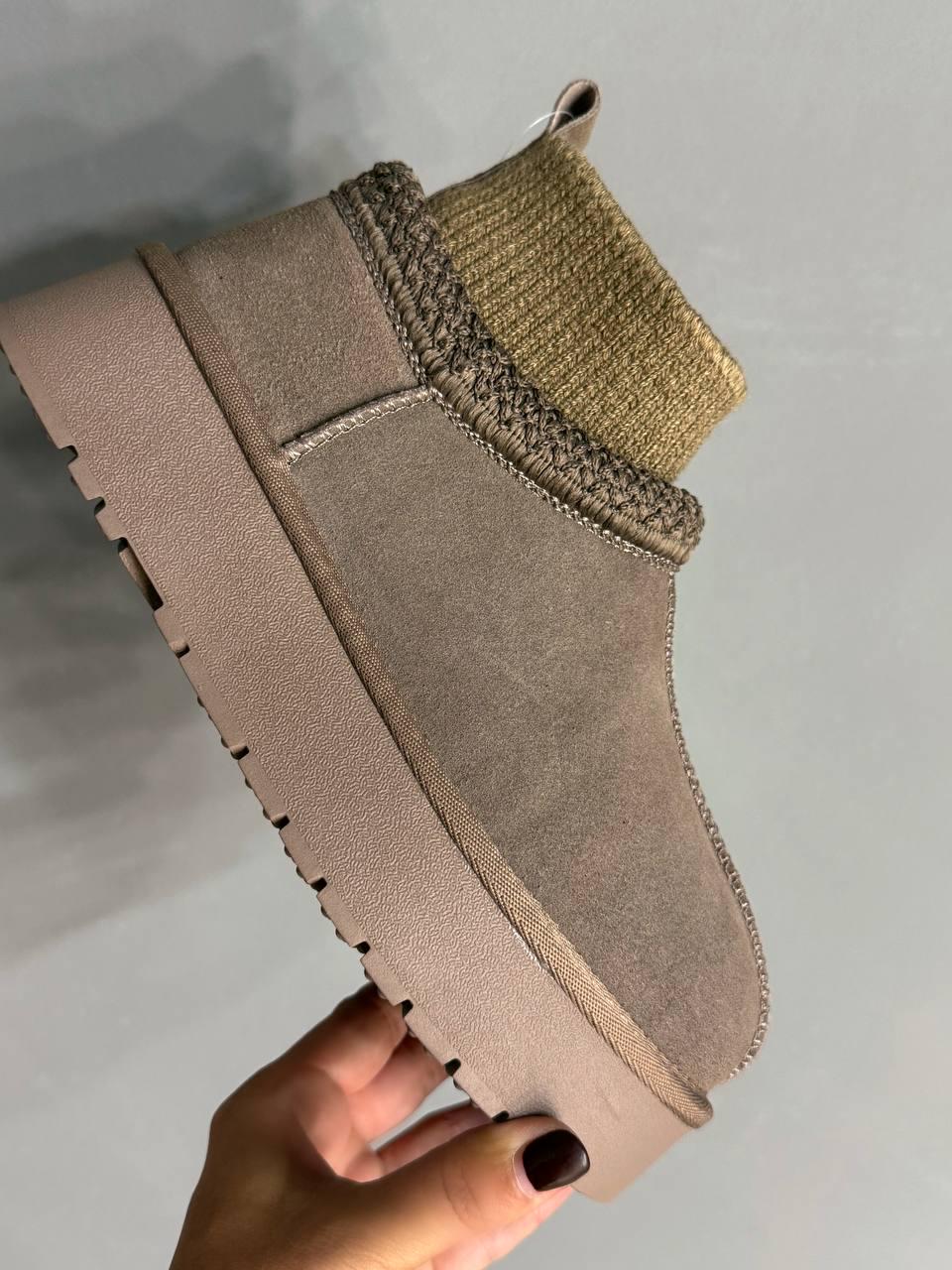 Уггі жіночі Hengji 90-6 з носком і вишивкою натуральна замша р. 40 Бежевий (4959) - фото 2 Уггі жіночі Hengji 90-6 з носком і вишивкою натуральна замша р. 40 Бежевий (4959) - фото 2