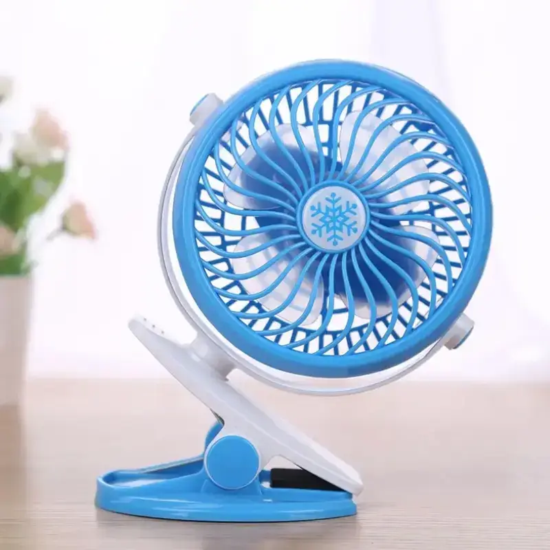Вентилятор мини аккумуляторный Mini Fan AND с прищепкой распылителем воды и USB зарядкой 14x18 см (2659362188)