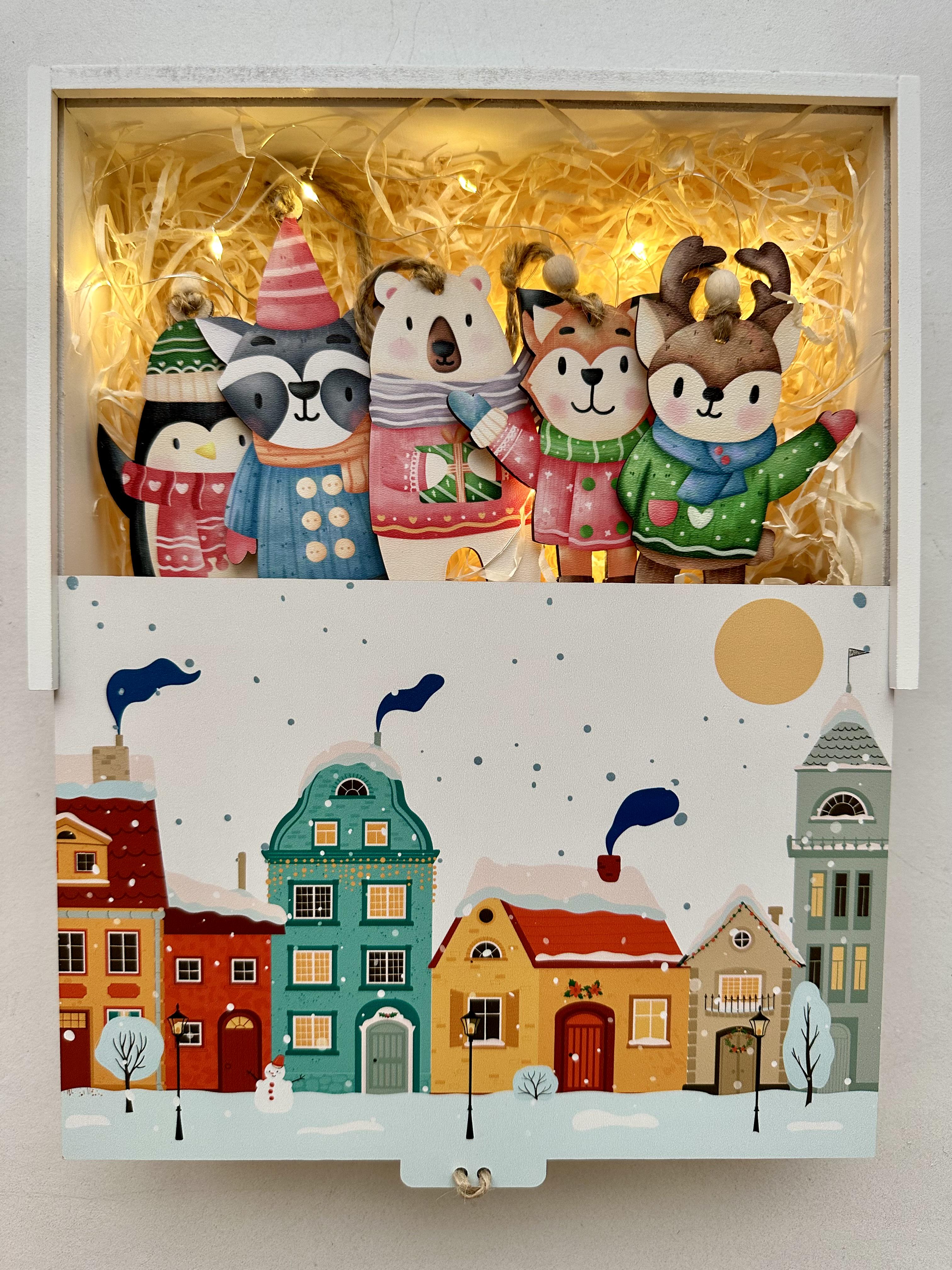 Набір з іграшками в дерев'яній коробці 5 шт.