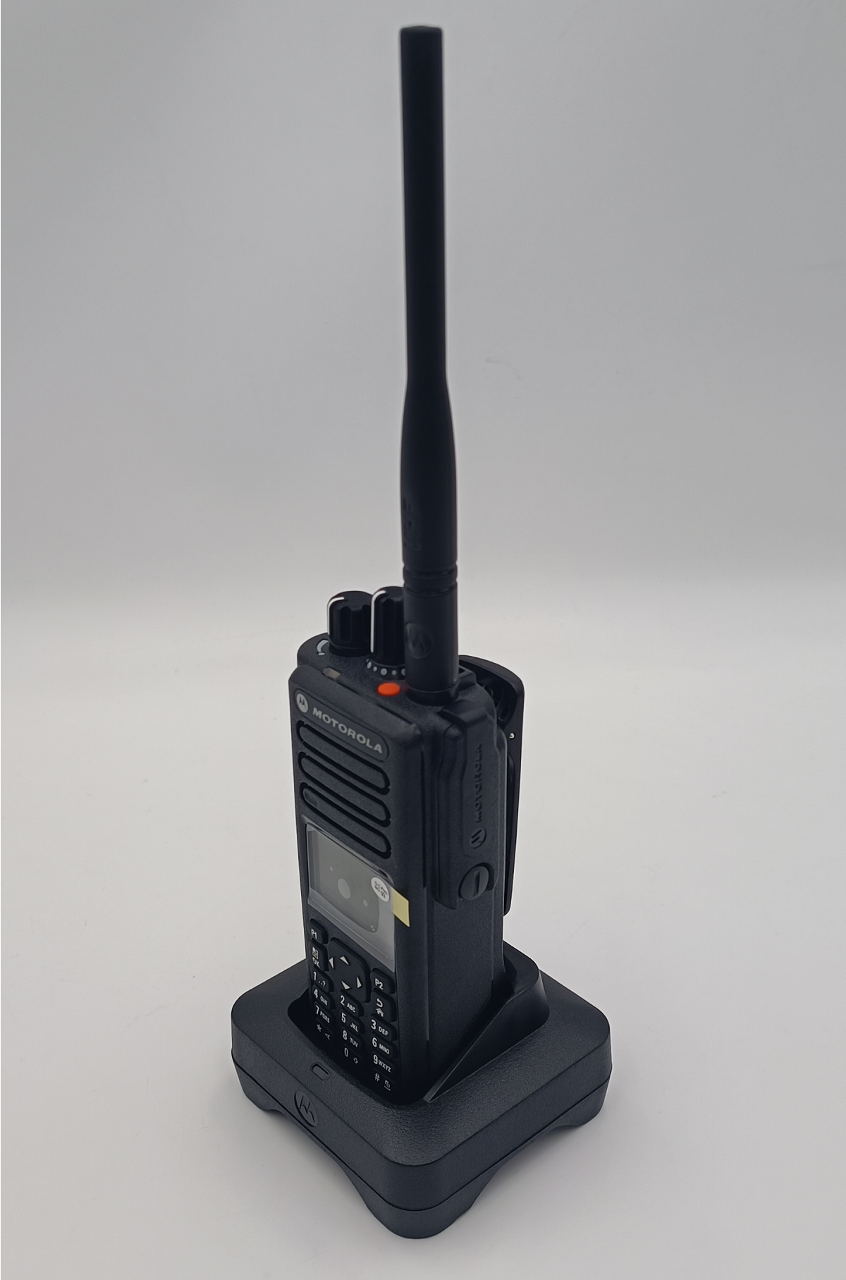 Рация Motorola DP 4800E UHF 403-527МГц MotoTRBO/лицензия АЕS256 - фото 2