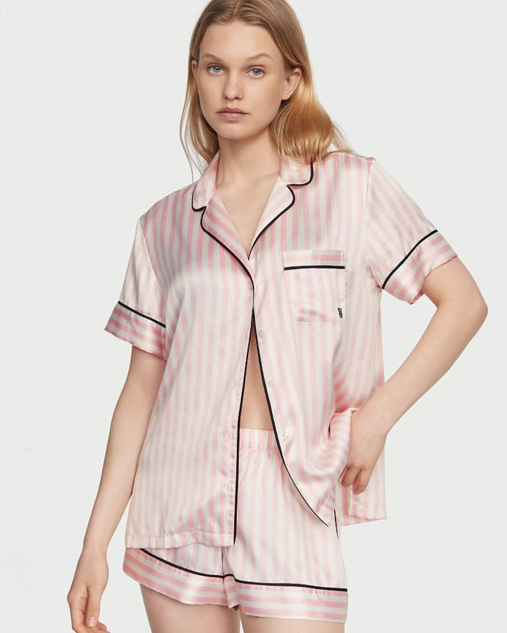 Піжама жіноча Victoria's Secret Satin Short Pajama Set сатинова XS Рожевий у смужку (15297232) - фото 1