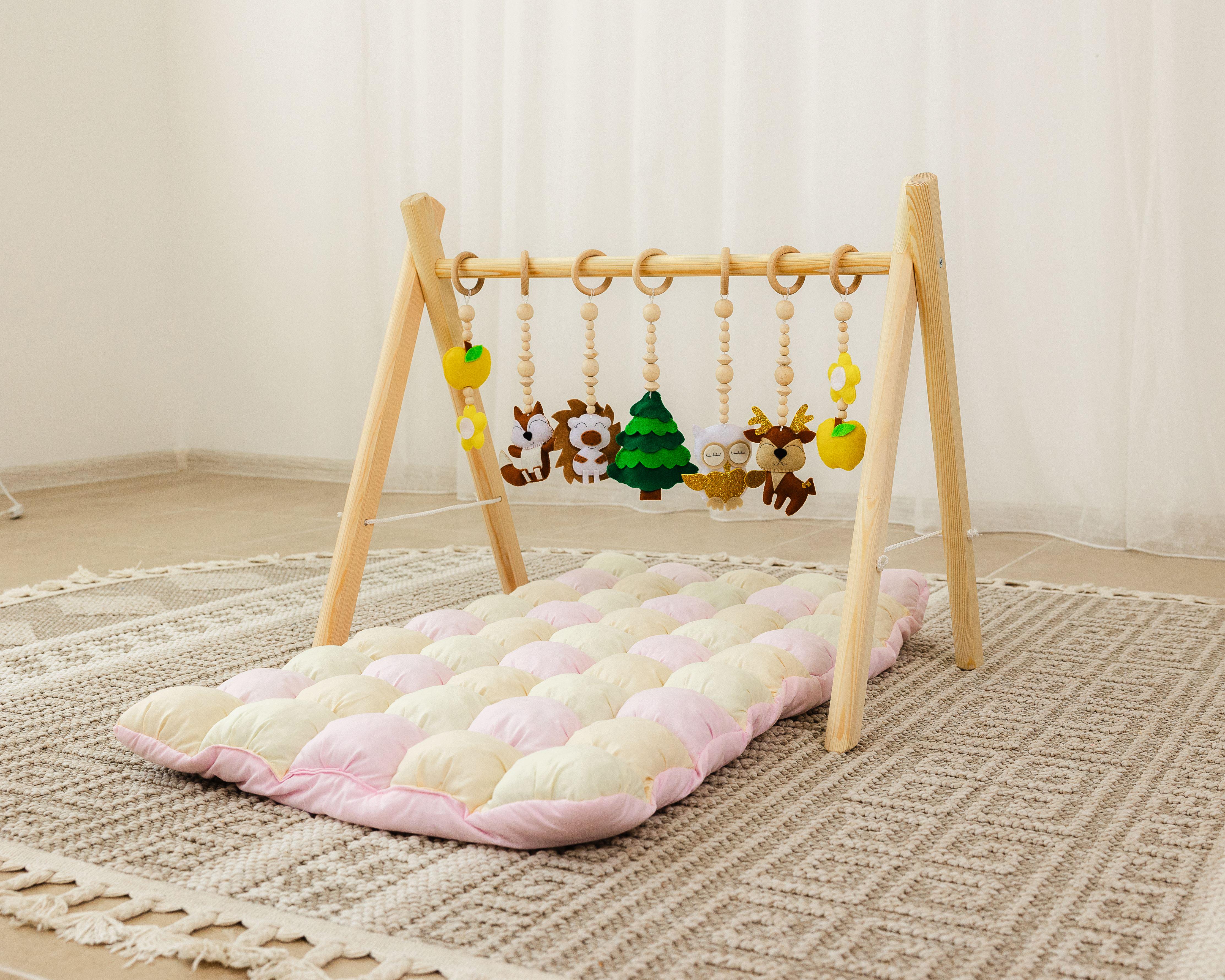 Мобиль детский напольный Лесничок с матрасиком Алиса (0002296)