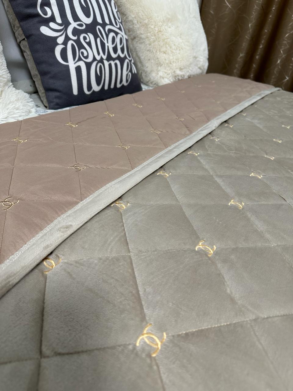 Покривало на ліжко велюрове євро 220x240 см Бежевий (28821663) - фото 5 Покривало на ліжко велюрове євро 220x240 см Бежевий (28821663) - фото 5