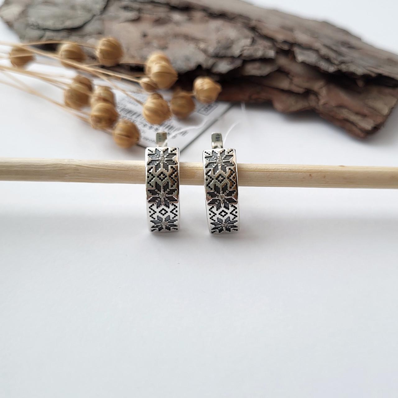 Серебряные серьги вышиванка с белыми камнями 4,10 г (925 5016 ч)