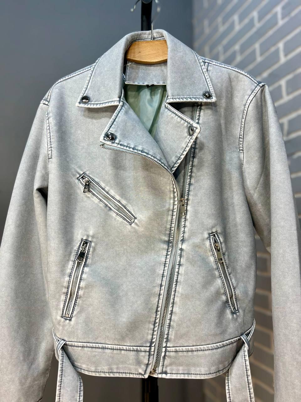 Куртка жіноча Aftf Basic 2362 косуха блискавки пояс варена штучна шкіра на підкладці M Сірий (2245) - фото 9