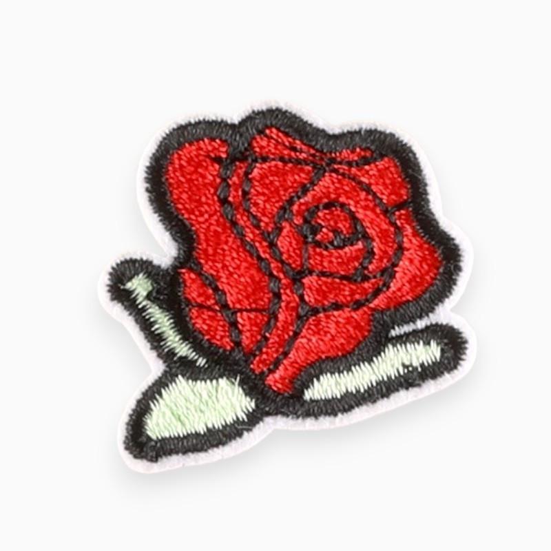 Термоаппликация Rose вышитая 4х3,5 см 1 шт. Красный (АК4035ц07)