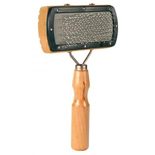 Пуходерка Trixie для собак с деревянной ручкой и защитными шариками 10/18 см