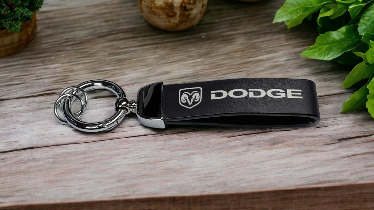 Брелок автомобильный с карабином Dodge экокожа/металл (2022028169) Брелок автомобильный с карабином Dodge экокожа/металл (2022028169)
