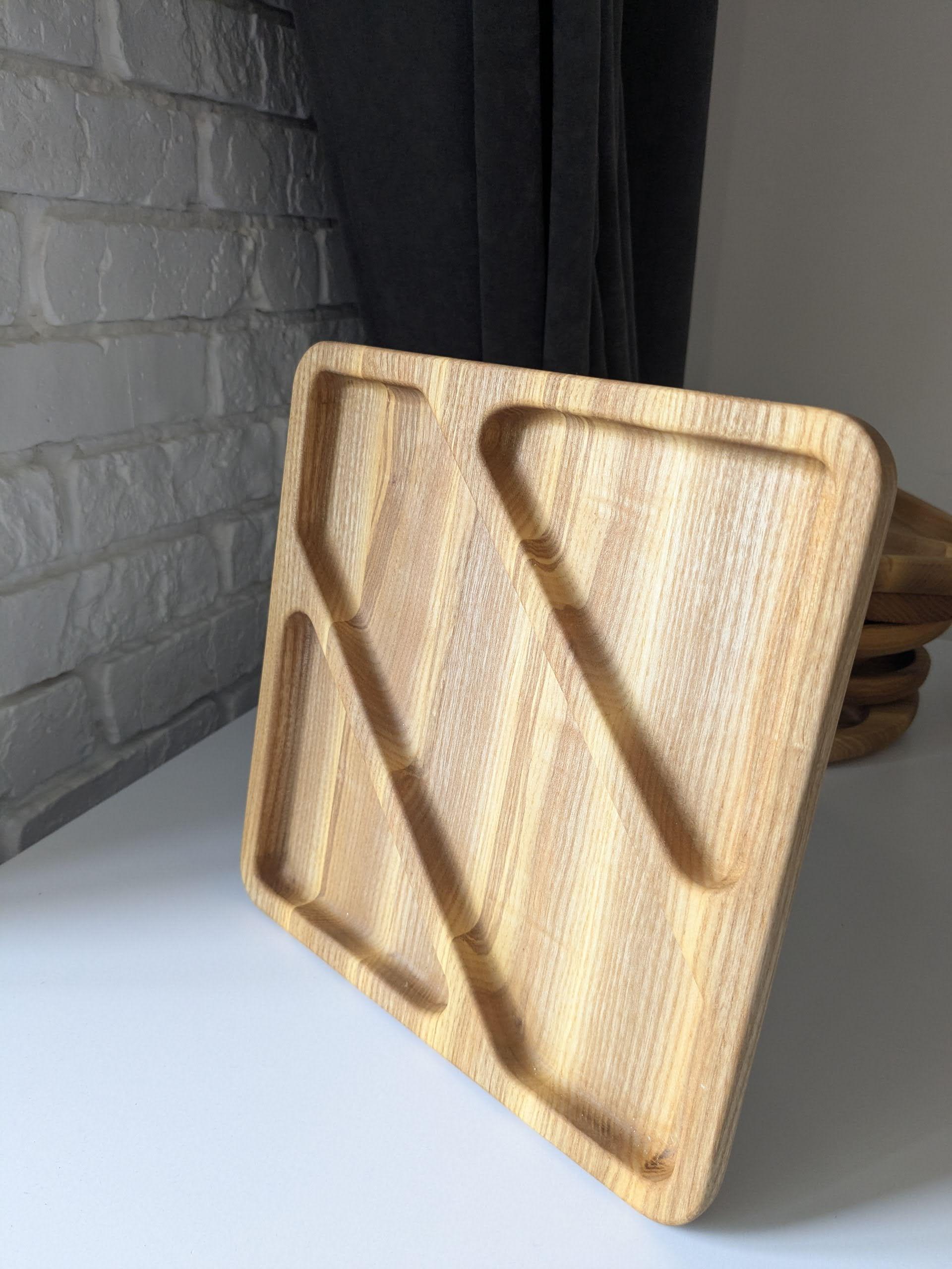 Менажниця квадратна дерев’яна з ясеня 3 діагональні секції (SP-004) - фото 2 Менажниця квадратна дерев’яна з ясеня 3 діагональні секції (SP-004) - фото 2