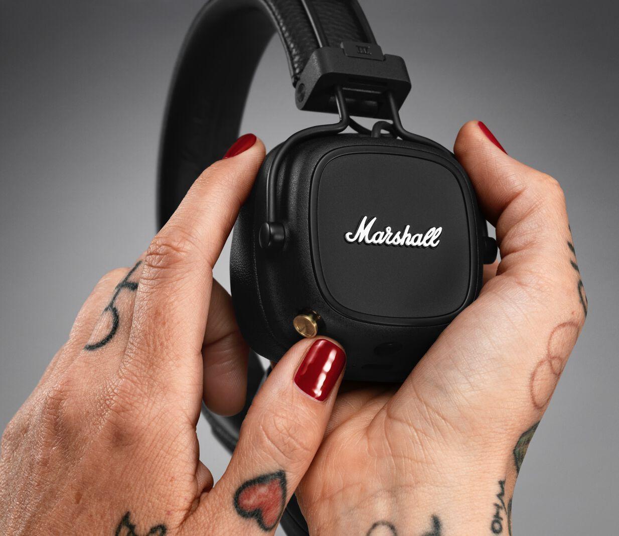 Наушники Marshall Major 4 IV Black с беспроводной зарядкой (2152240991) - фото 7 Наушники Marshall Major 4 IV Black с беспроводной зарядкой (2152240991) - фото 7