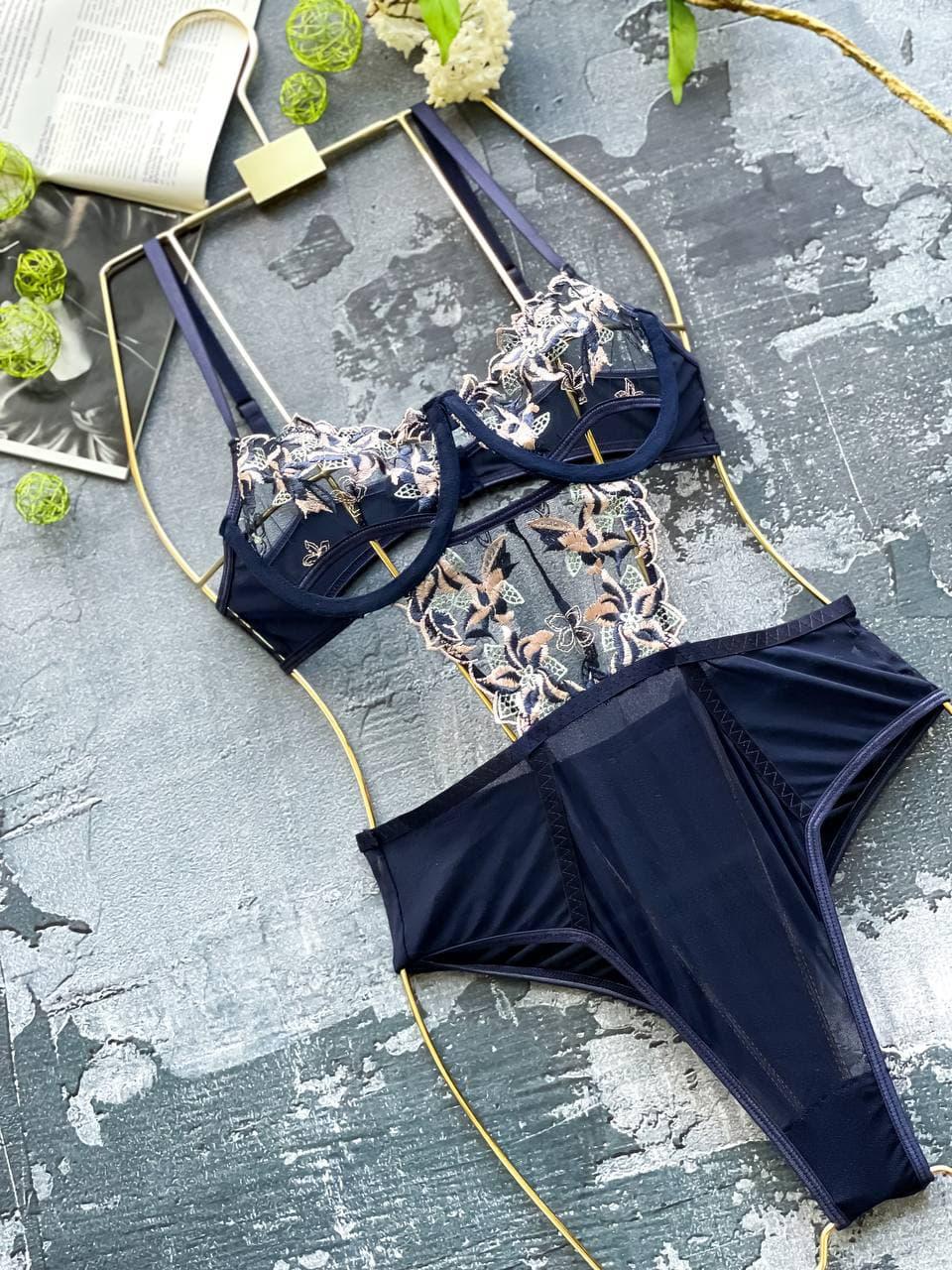 Боди DO2066 с вышивкой S Черный