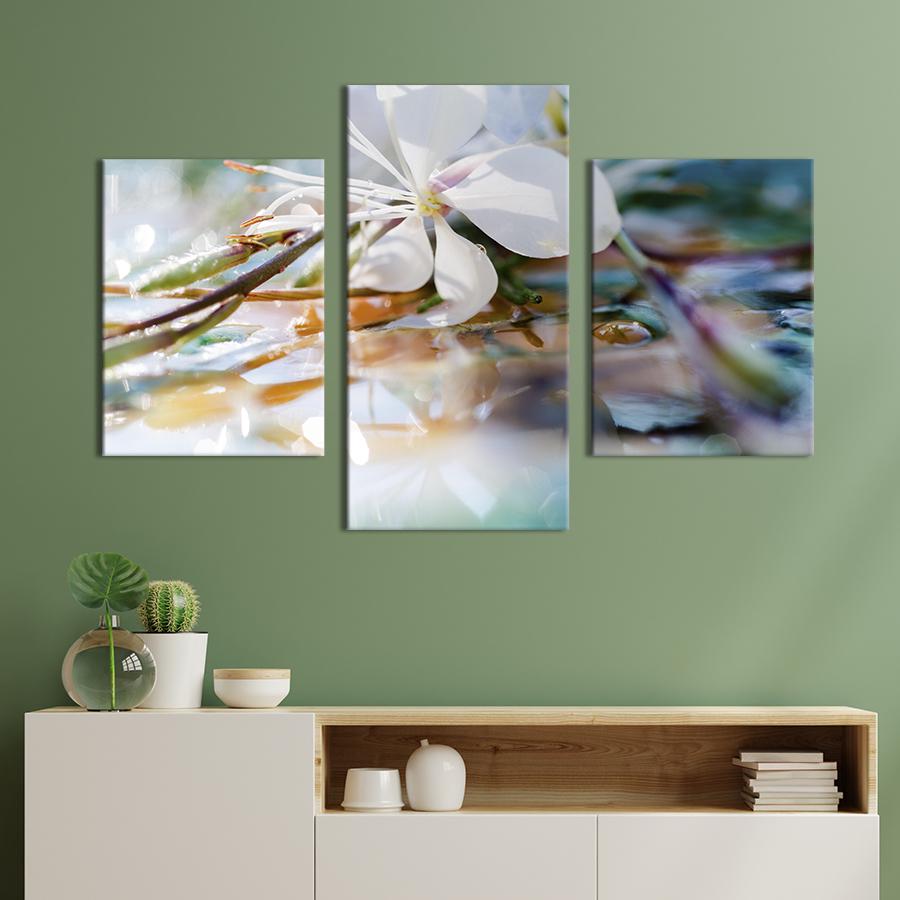 Картина на холсте триптих Нежный дикий цветок 96x60 см (782-32)
