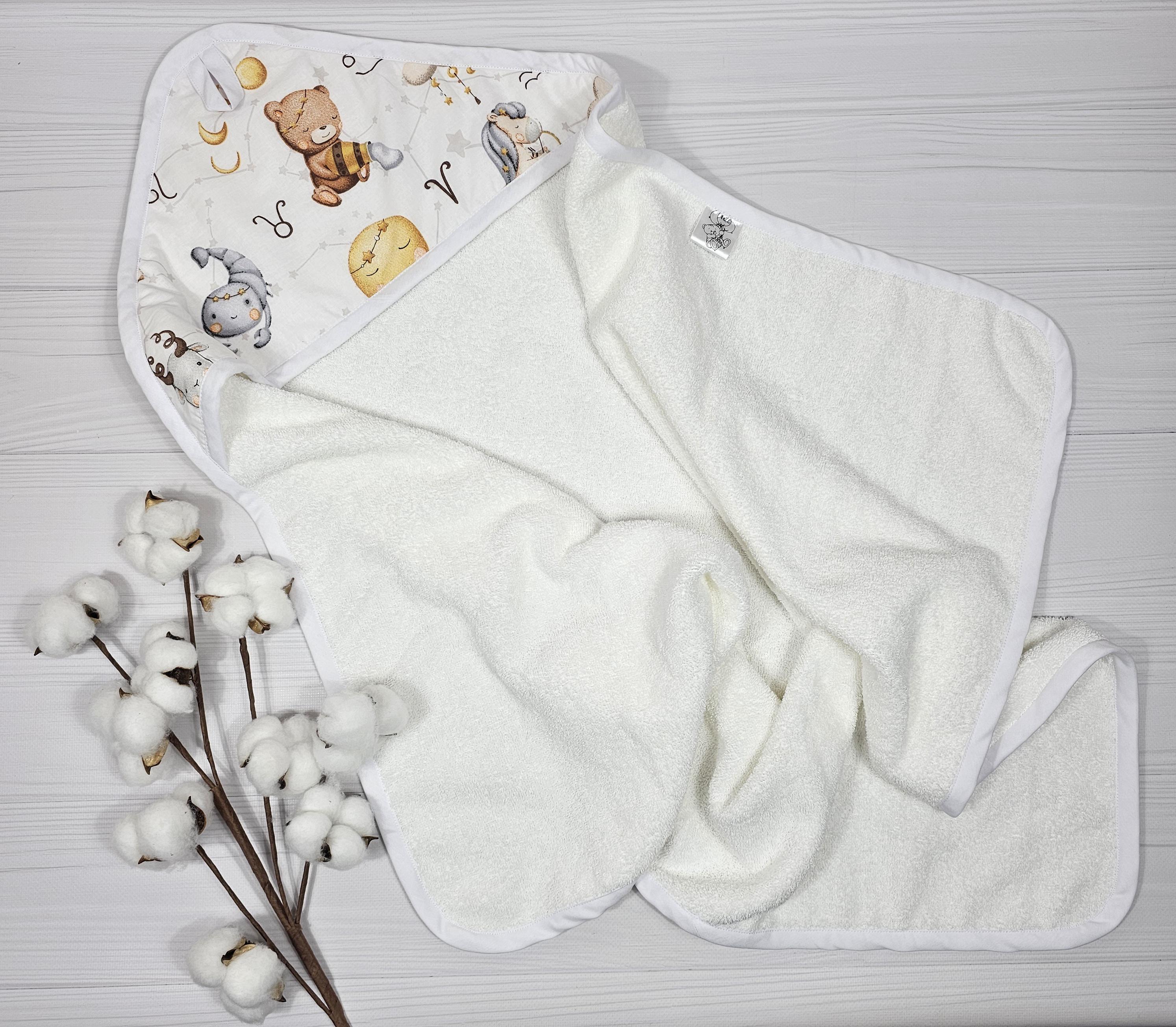 Полотенце-уголок детское A.L.Babybox Зодиак 80х80 см Белый (RU 27208307)