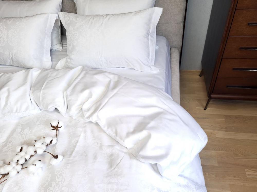 Комплект постельного белья Мир сатин жаккард Premium евро/наволочки 50х70/70х70 см Tiara White (6130) - фото 1