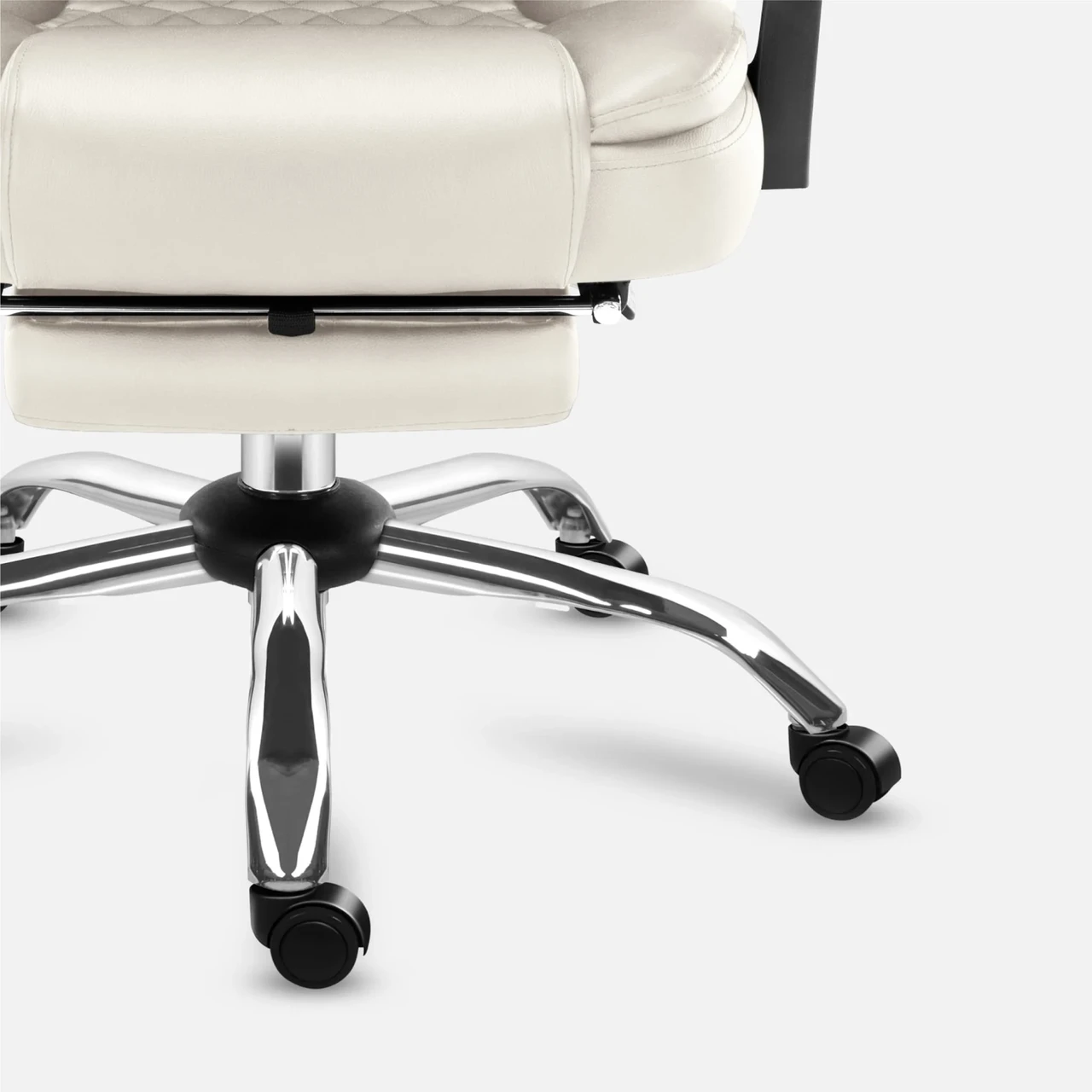 Офисное кресло с массажем Mark Adler Boss 6.0 Beige (2667165301) - фото 8 Офисное кресло с массажем Mark Adler Boss 6.0 Beige (2667165301) - фото 8