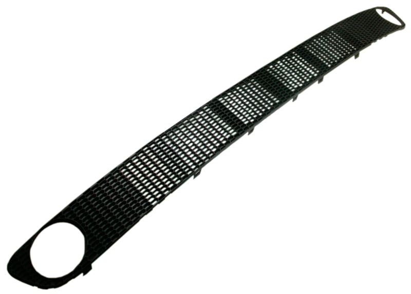 Решітка бампера AVTM Nissan Almera N16 02-16з отворами для протитуманок (5003 993)