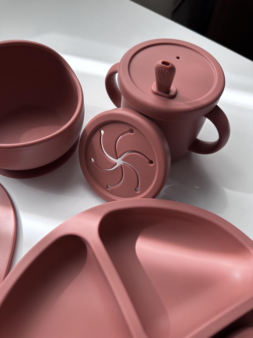 Набор посуды для кормления детей 9 элементов тарелка/миска/поильник/нагрудник Бордовый (104) - фото 3