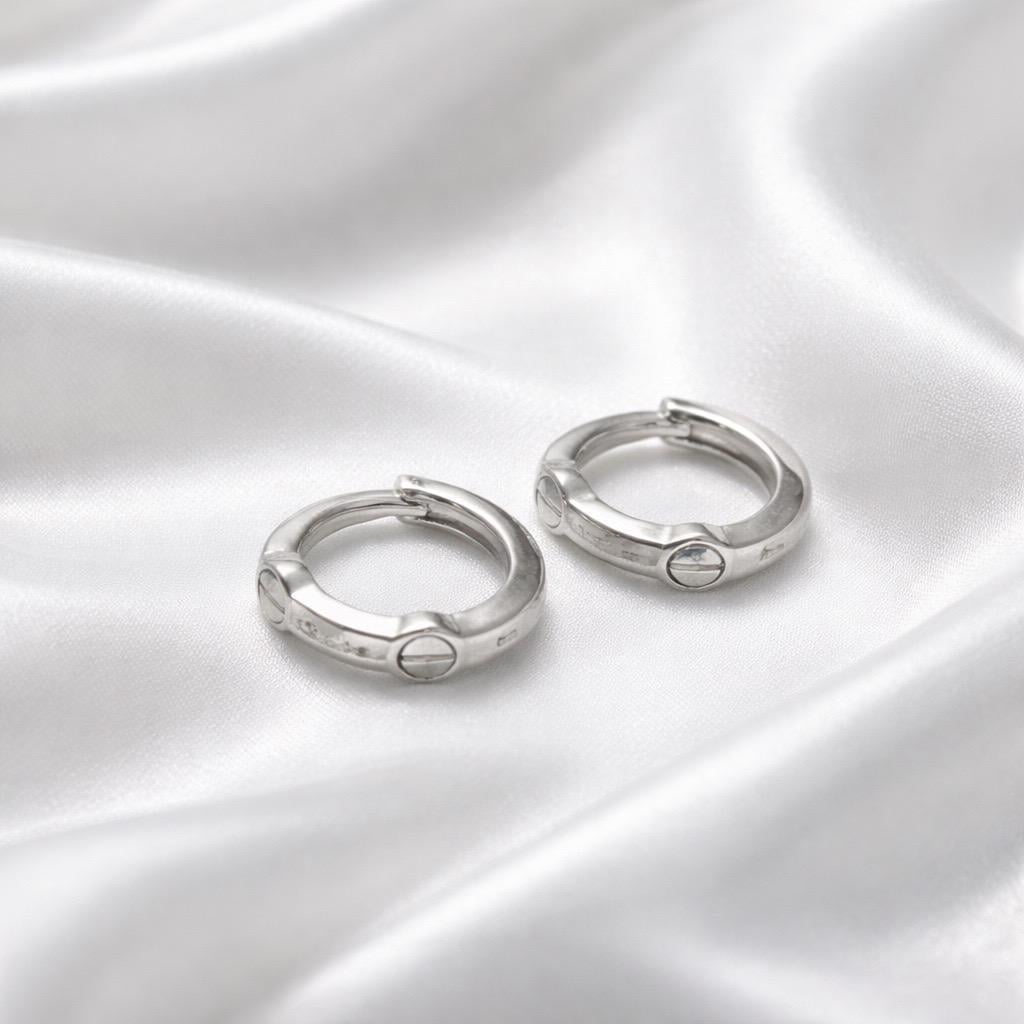 Серьги серебряные LoveR кольца с декоративной гравировкой с английским замком